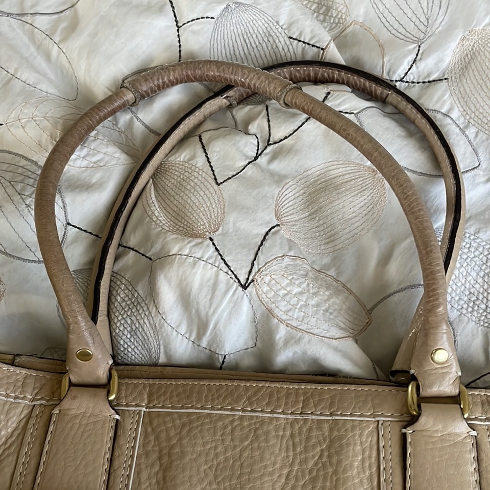 Coach light tan/cream Hampton shoulder bag. - Picture 10 of 16